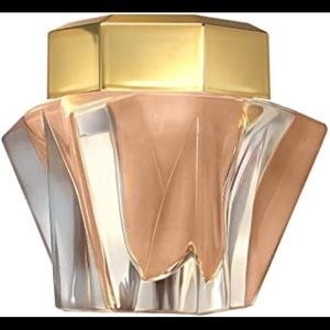 NIB Stila Foundation Shade 5.0 Lingerie Souffle Skin Perfecting Color